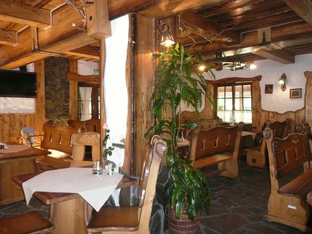 Karczma Parchatka Екстериор снимка