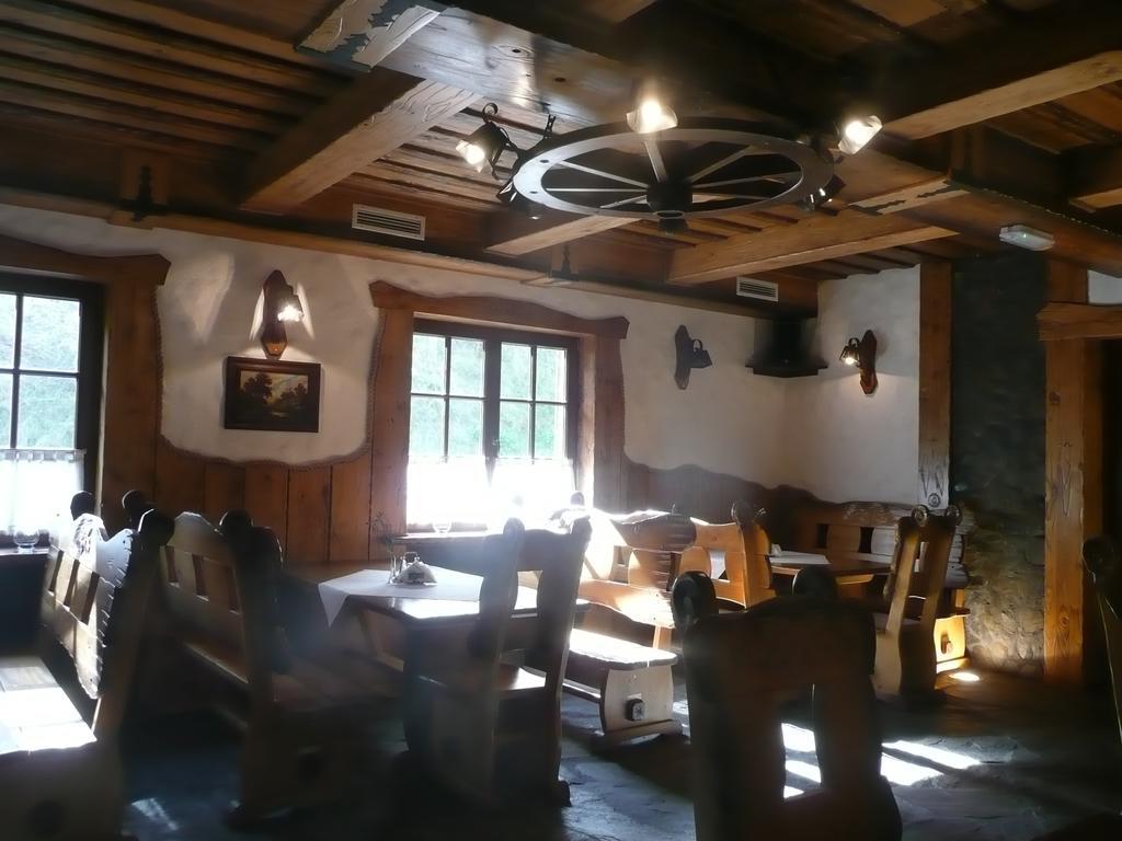 Karczma Parchatka Екстериор снимка